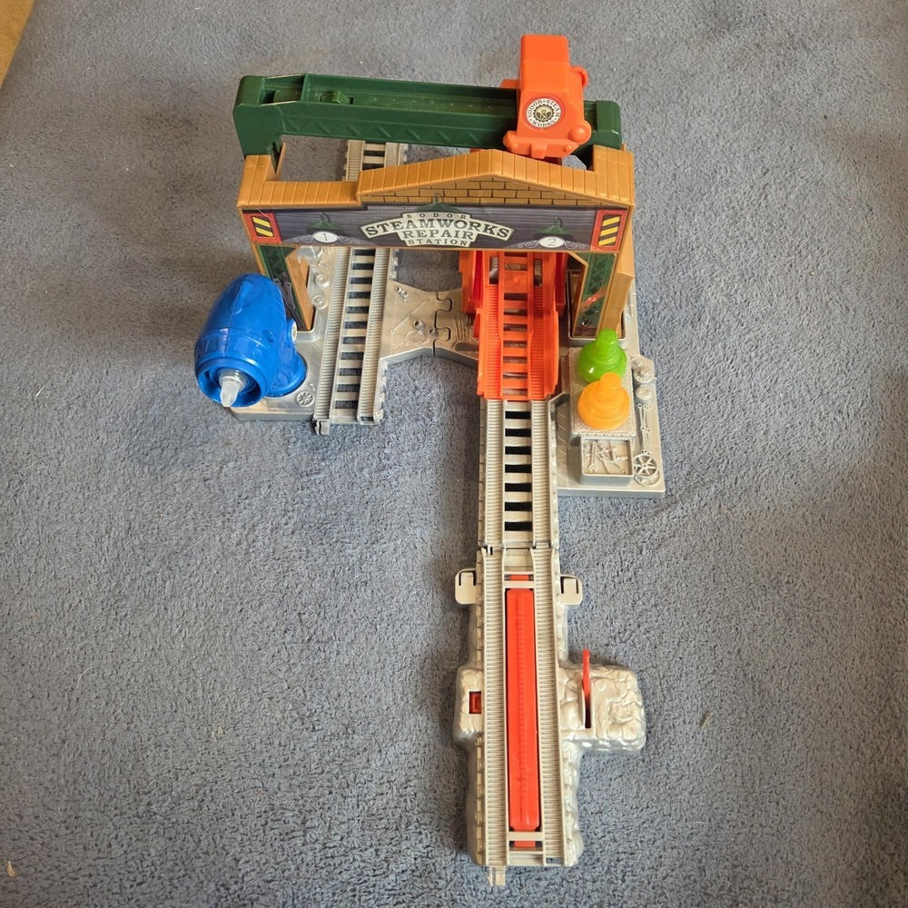 Thomas & Friends TrackMaster, Steamworks Repair Station (2015) Discontinued‎